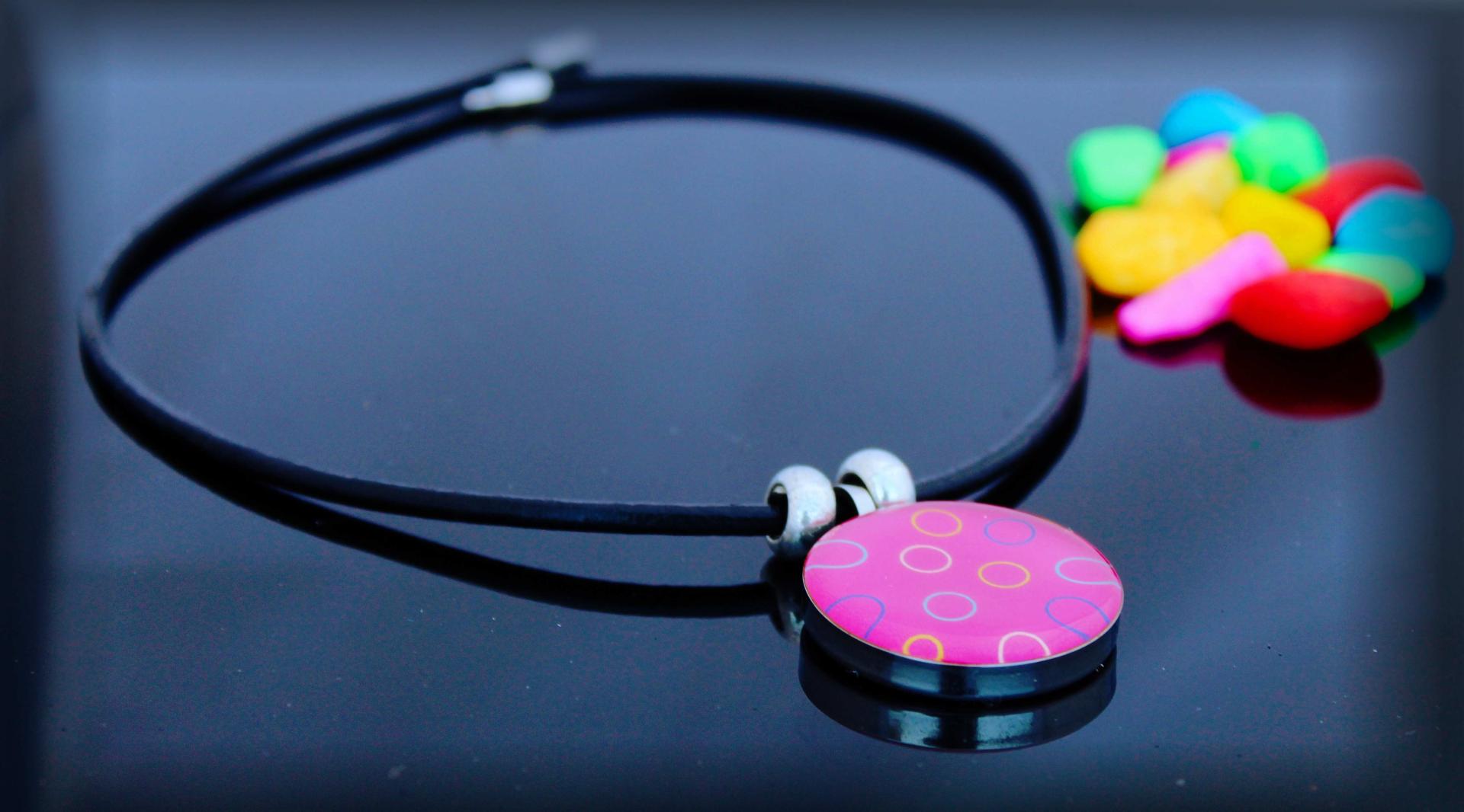 "Circle Of Life" Stainless Steel Pendant in bubblegum pink