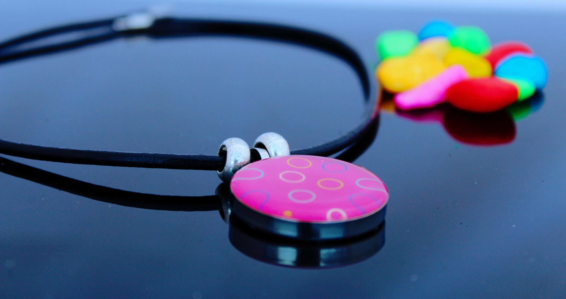 "Circle Of Life" Stainless Steel Pendant in bubblegum pink