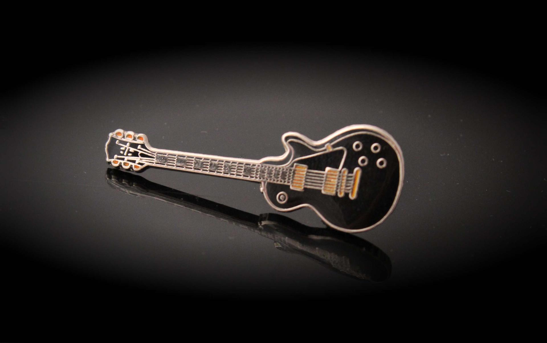 Gibson Les Paul Custom Style Guitar Pin Badge