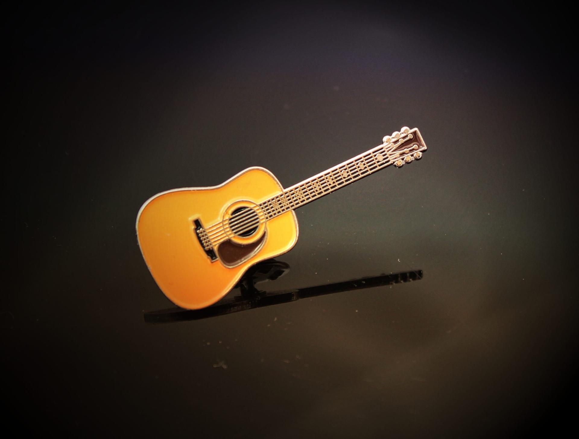 Martin D45 Natural Guitar Pin Badge
