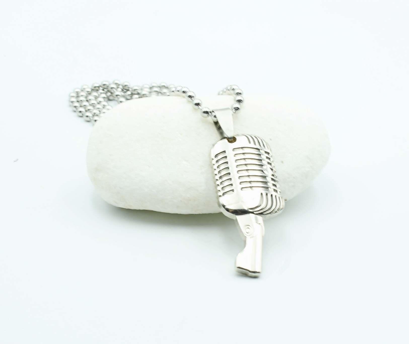 Microphone Pendant Retro Vintage Style - 3D